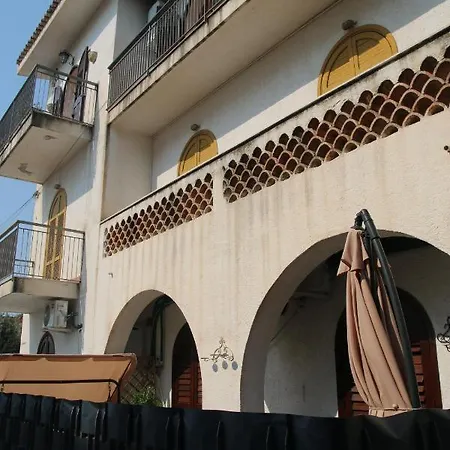 R & S Apartment Giardini Naxos