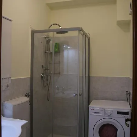 Apartment R & S